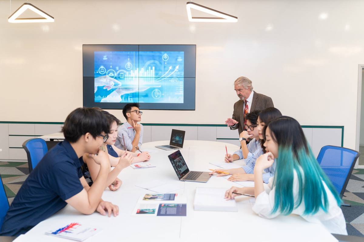 Ảnh 1: Sự đổ bộ của dữ liệu đã tạo ra một làn sóng nhu cầu nhân lực chất lượng cao chưa từng có.