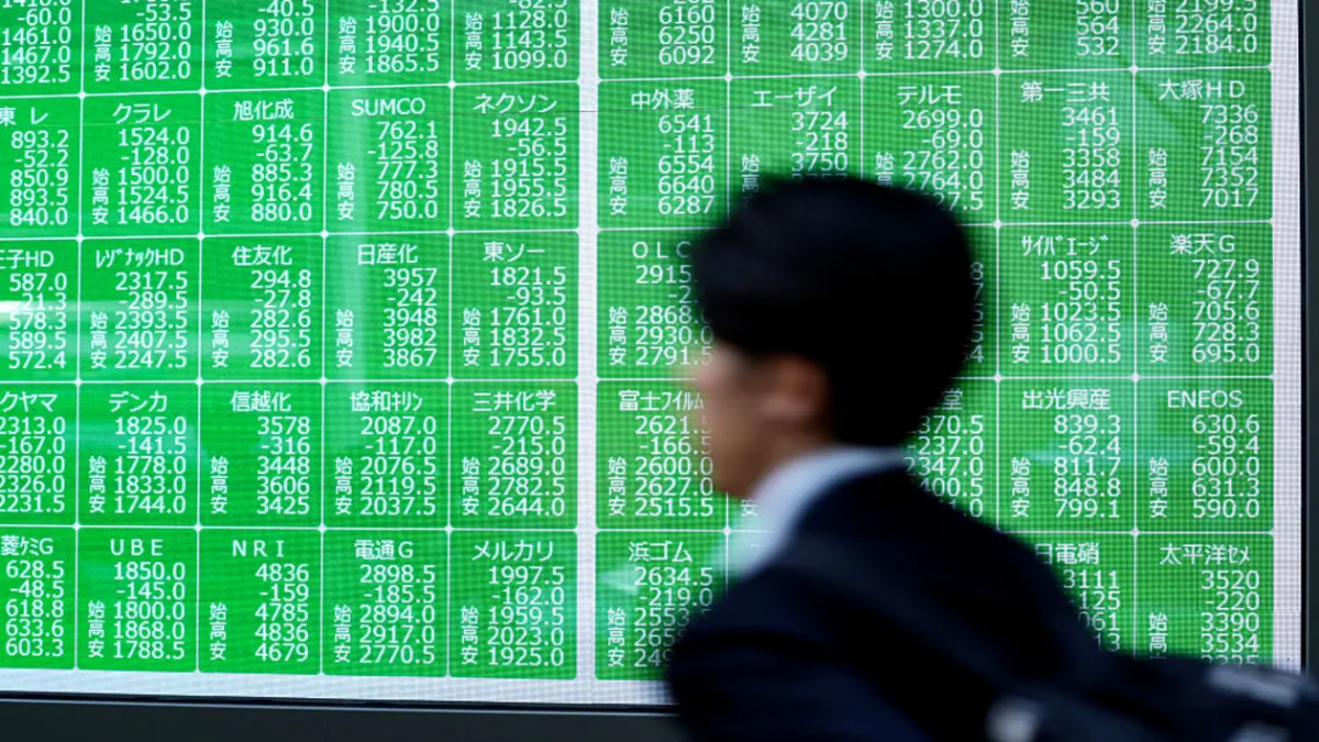 Nhật Bản thu hút dòng vốn kỷ lục giữa làn sóng tháo chạy khỏi Mỹ