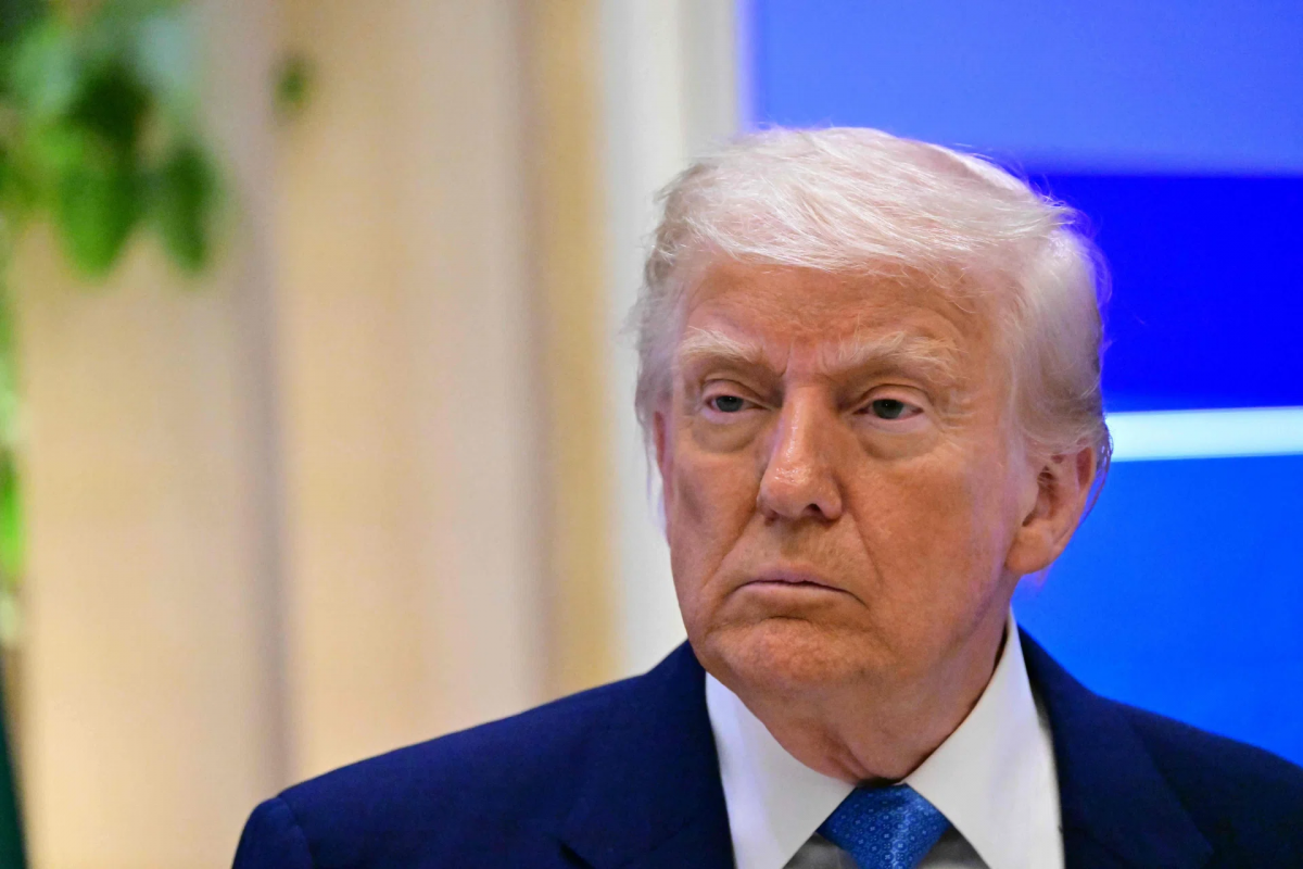 Tổng thống Donald Trump hủy bỏ đàm phán, chuyển sang “chỉ định thuế