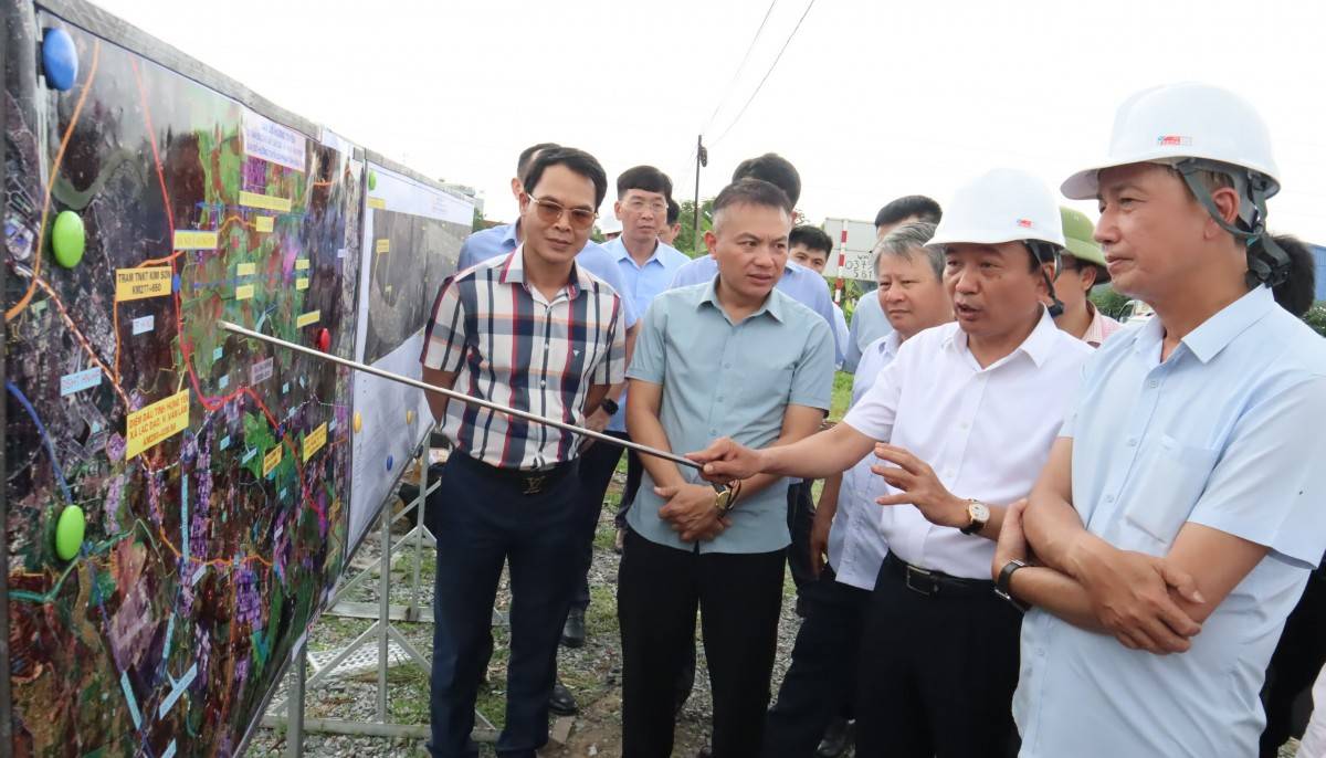 Dự án đường sắt Lào Cai – Hải Phòng: Hoàn thành hướng đi và mặt bằng trong năm 2025 Dự án đường sắt Lào Cai – Hải Phòng: Hoàn thành hướng đi và mặt bằng trong năm 2025