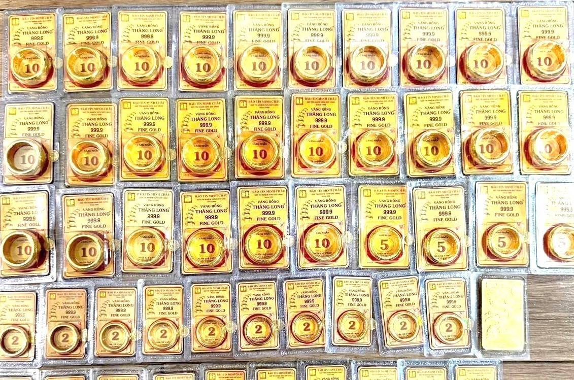 Giá vàng hôm nay giữ ổn định ngày cuối tuần