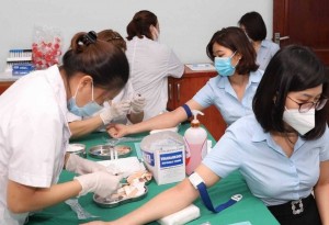 Miễn viện phí cho nhân dân: Giải căn bản bài toán nâng cao chất lượng sức khỏe