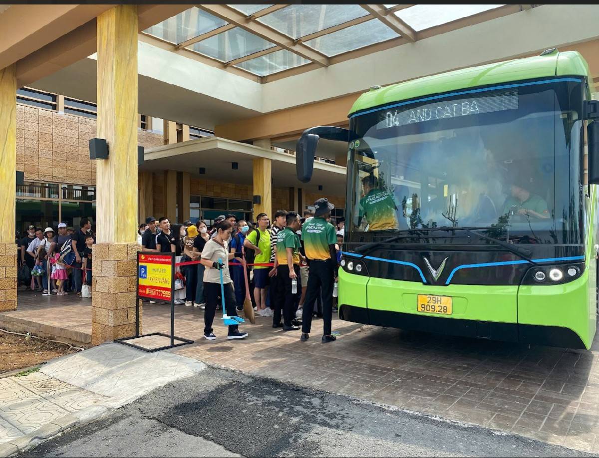 Cận cảnh các tuyến giao thông xanh “mở lối” đến Cát Bà nhanh chóng