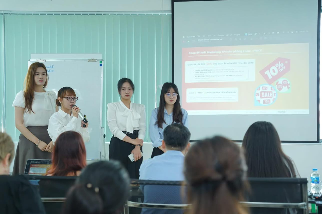 Marketing y dược - Road to Marcom: Bùng nổ chiến lược tại vòng 2