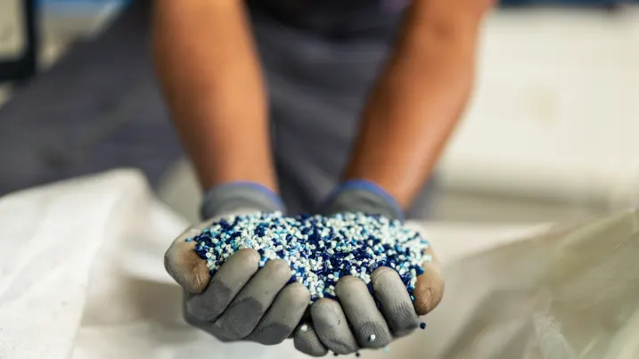 Trung Quốc áp thuế chống bán phá giá lên nhựa kỹ thuật từ Mỹ, EU, Nhật Bản