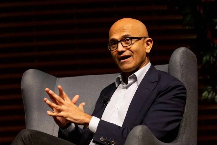 CEO Satya Nadella tiết lộ dùng AI thay thế podcast mỗi ngày