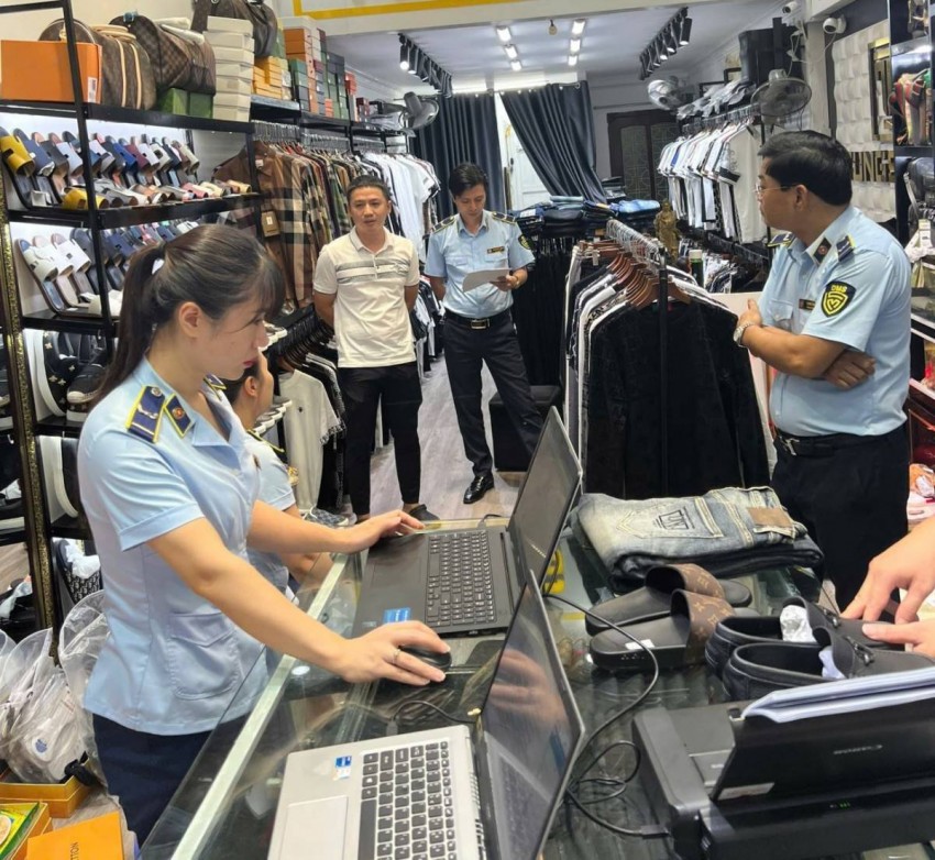 Toàn quốc triển khai kế hoạch kiểm tra và xử lý buôn lậu, gian lận thương mại, hàng giả