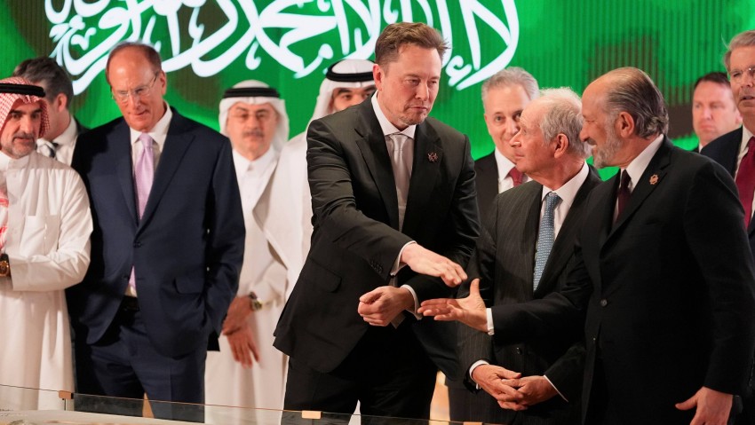 Elon Musk trong chuyến thăm Saudi Arabia tuần trước. 
