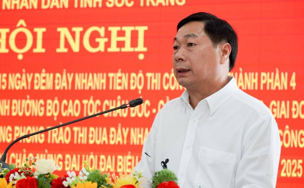 Ông Lâm Hoàng Nghiệp - Phó Chủ tịch Thường trực UBND tỉnh Sóc Trăng - phát biểu tại hội nghị. Ảnh: Phương Anh