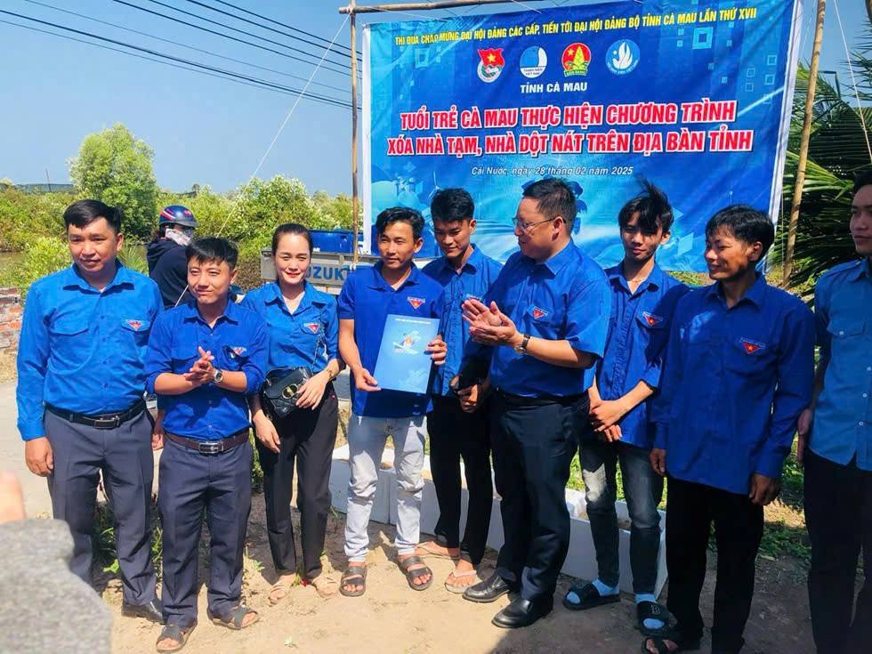 Tuổi trẻ Cà Mau chung tay xóa nhà tạm, nhà dột nát