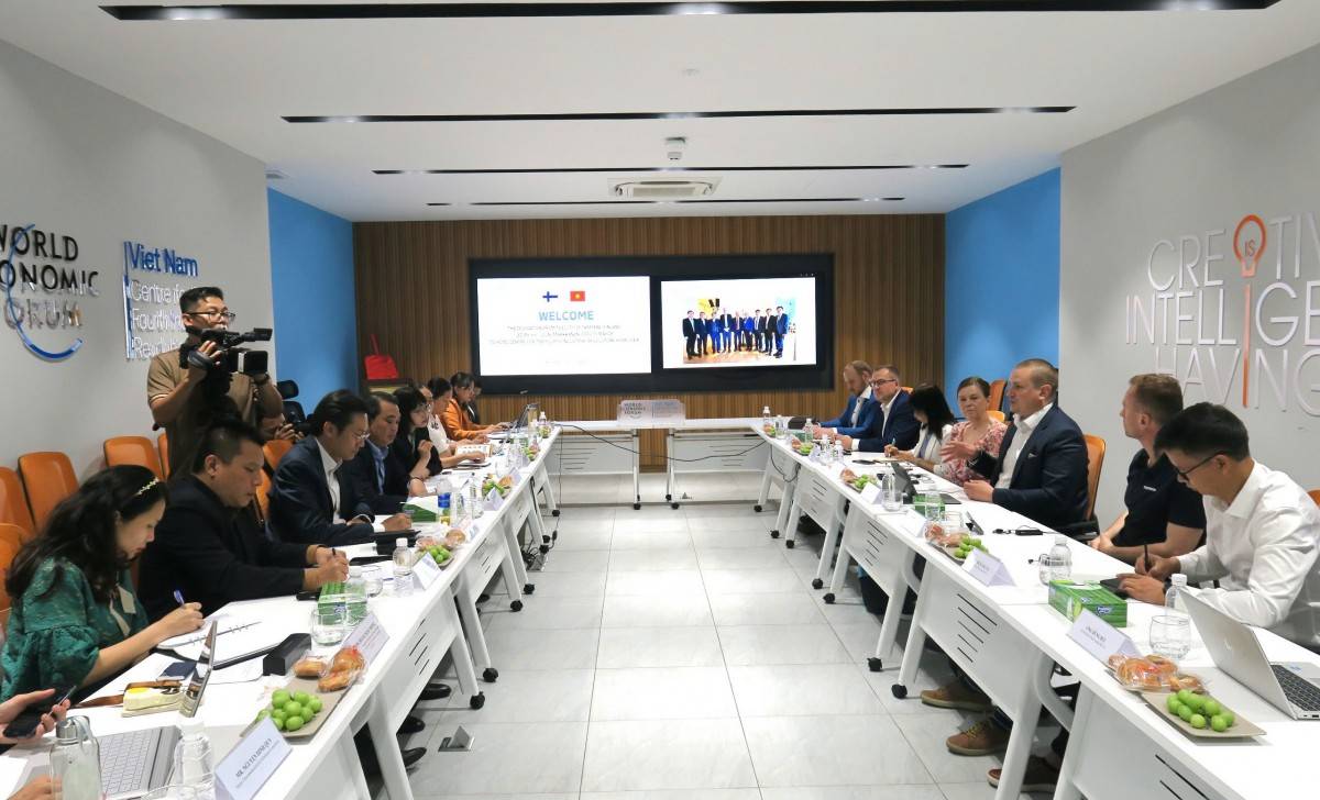 Quang cảnh buổi làm việc