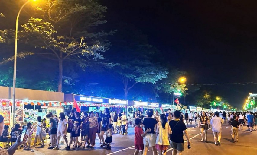 Phố đi bộ Đinh Tiên Hoàng (Thái Bình): Điểm nhấn từ công nghệ hiện đại