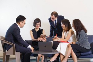 Thị trường đầy biến động, các nhà quản lý cần trang bị thêm gì để "chèo lái" doanh nghiệp?