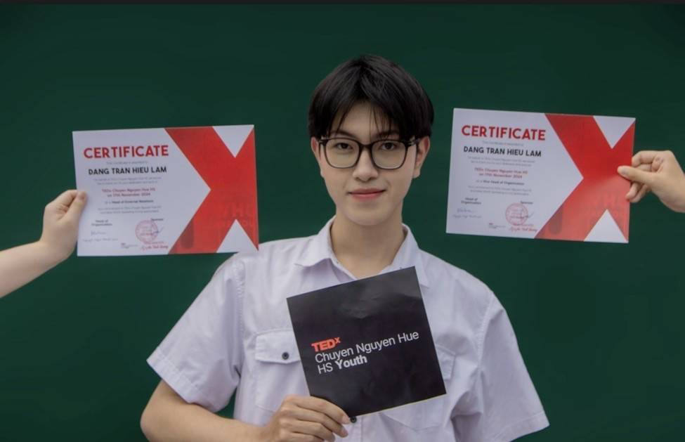 Phó Chủ tịch nhưng vẫn đi dán từng poster cho sự kiện: Gen Z và hành trình viết lại định nghĩa về lãnh đạo