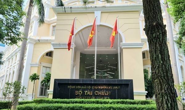 Hơn 10.000 người Bộ Tài chính nghỉ hưu trước tuổi