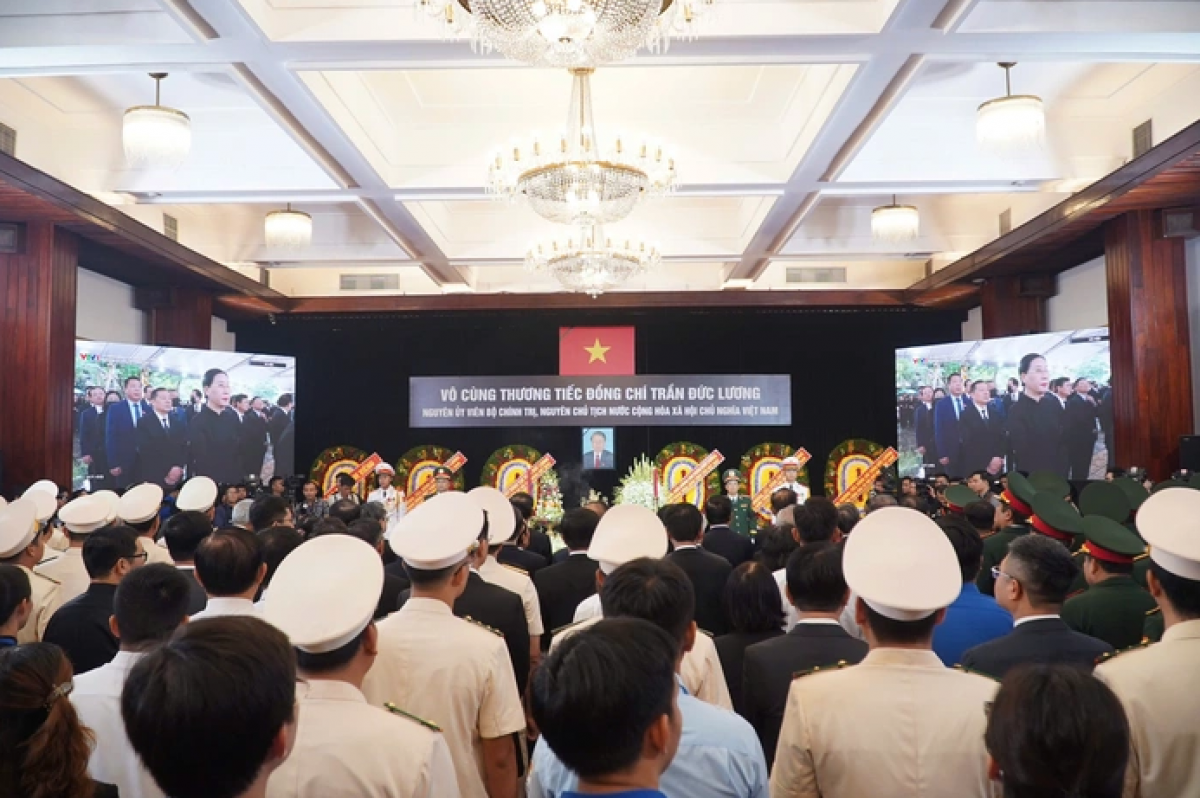 Lễ viếng nguyên Chủ tịch nước Trần Đức Lương tại TP. Hồ Chí Minh Lễ viếng nguyên Chủ tịch nước Trần Đức Lương tại TP. Hồ Chí Minh
