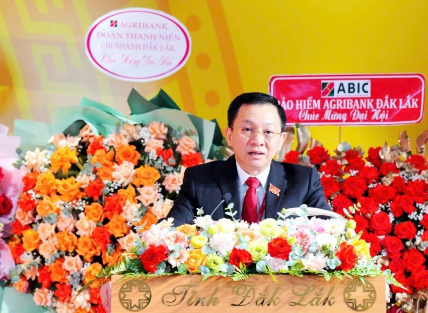 Đồng chí Lê Văn Thịnh, Bí thư Đảng uỷ, Giám đốc Agribank Chi nhánh tỉnh Đắk Lắk phát biểu khai mạc đại hội.