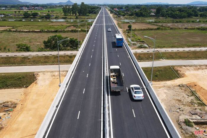 Cao tốc Bắc – Nam chạy đua nước rút, quyết tâm về đích cuối năm 2025 Cao tốc Bắc – Nam chạy đua nước rút, quyết tâm về đích cuối năm 2025