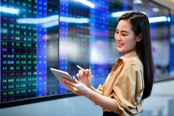VN-Index chạm ngưỡng nhạy cảm: Bán tháo hay giữ tiền mặt chiến lược?