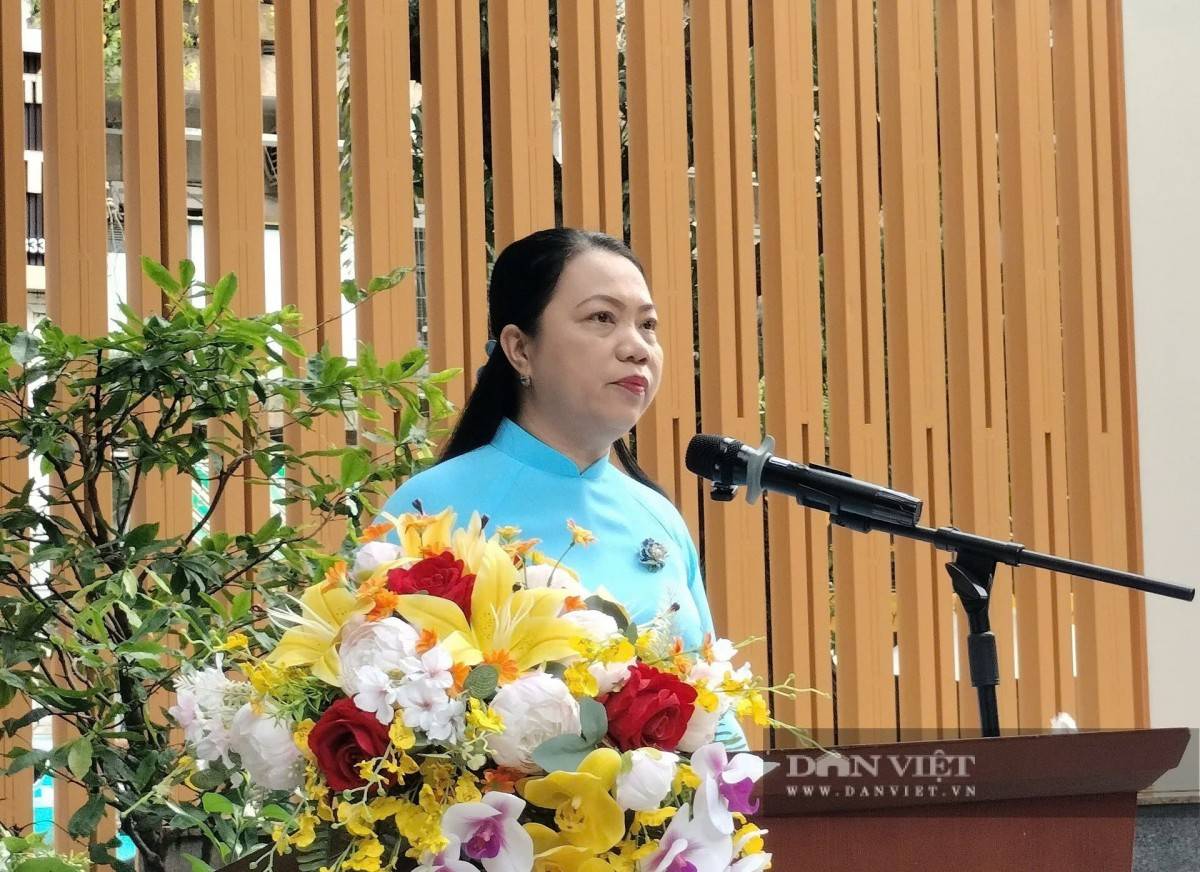 bà Vũ Thị Huỳnh Mai, Chủ nhiệm Ủy ban về NVNONN tại TP. Hồ Chí Minh,