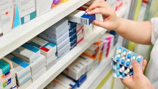 Hà Nội tăng cường kiểm tra các cơ sở kinh doanh thuốc, thực phẩm
