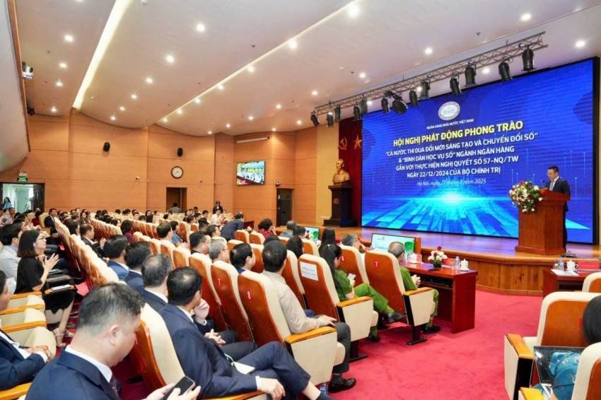 Phát động hai phong trào khơi dậy khát vọng số hóa ngành Ngân hàng