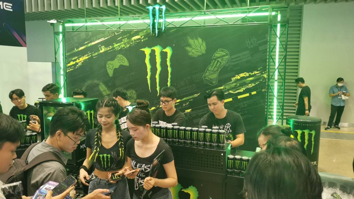 Các bạn trẻ hào hứng tham gia sự kiện lớn của ngành game Viêt.