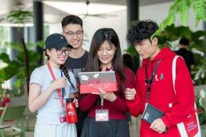 Không cần xuất ngoại, học sinh trường chuyên vẫn “ẵm” học bổng tiền tỷ từ trường quốc tế
