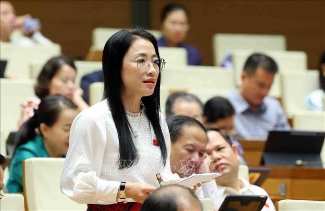 Quốc hội thảo luận về đề xuất tiếp tục giảm thuế VAT 2% đến hết năm 2026