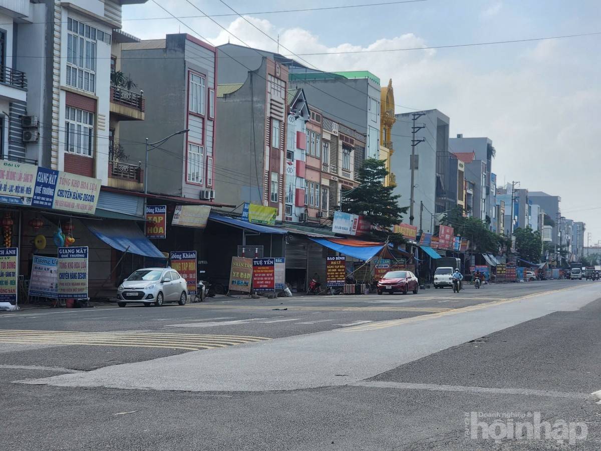 Cận cảnh chợ đầu mối Thổ Tang vắng lặng lạ thường sau đợt cao điểm chống hàng giả