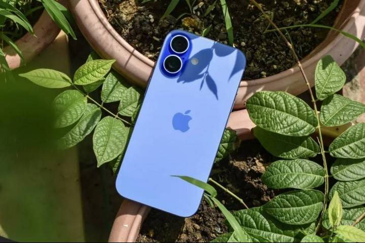 iPhone 16 dẫn đầu doanh số smartphone toàn cầu