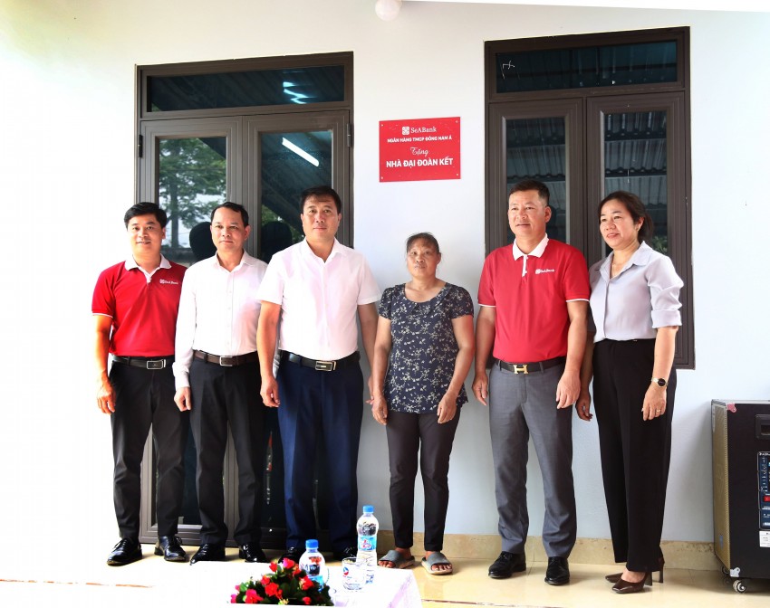 SeABank bàn giao 856 căn nhà đại đoàn kết cho tỉnh Hòa Bình