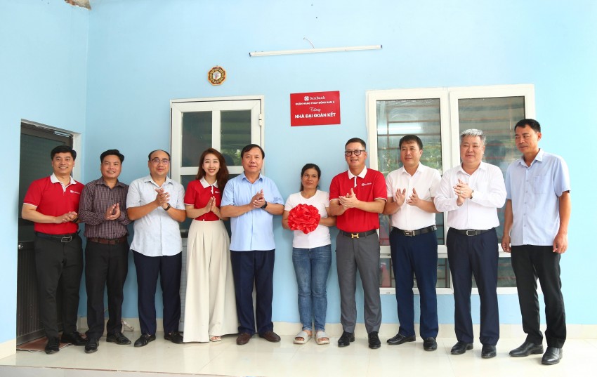 SeABank bàn giao 856 căn nhà đại đoàn kết cho tỉnh Hòa Bình
