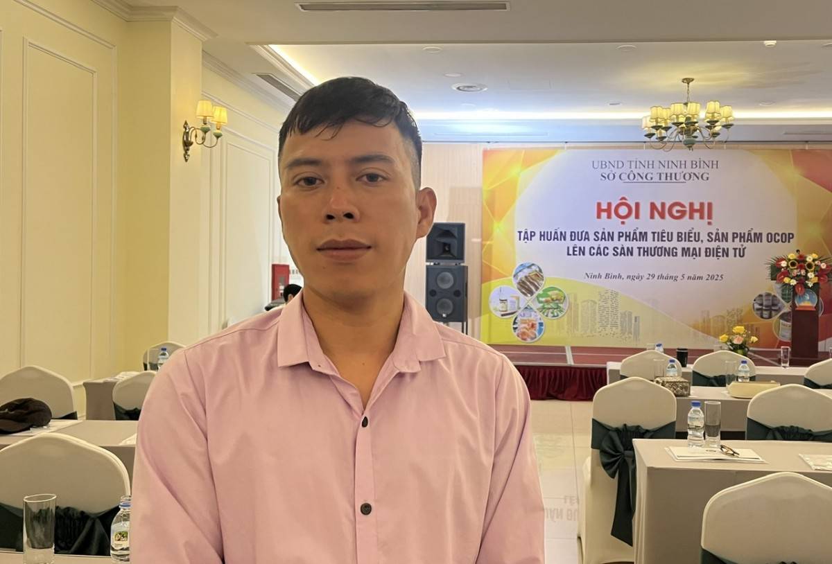 Ông Phạm Quang Thế, đại diện HTX sản xuất và tiêu thụ nông sản an toàn xã Khánh Thành 