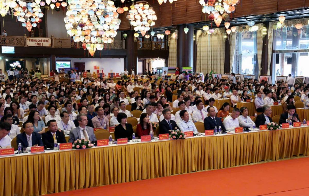 Các đại biểu tham dự Hội nghị.