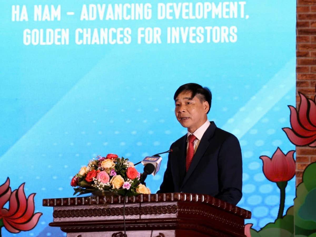 Phó Chủ tịch Thường trực UBND tỉnh Hà Nam Nguyễn Anh Chức phát biểu khai mạc