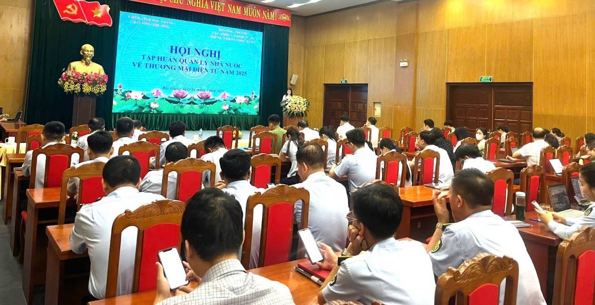 Khơi thông rào cản pháp lý trong thương mại điện tử cho doanh nghiệp Khơi thông rào cản pháp lý trong thương mại điện tử cho doanh nghiệp