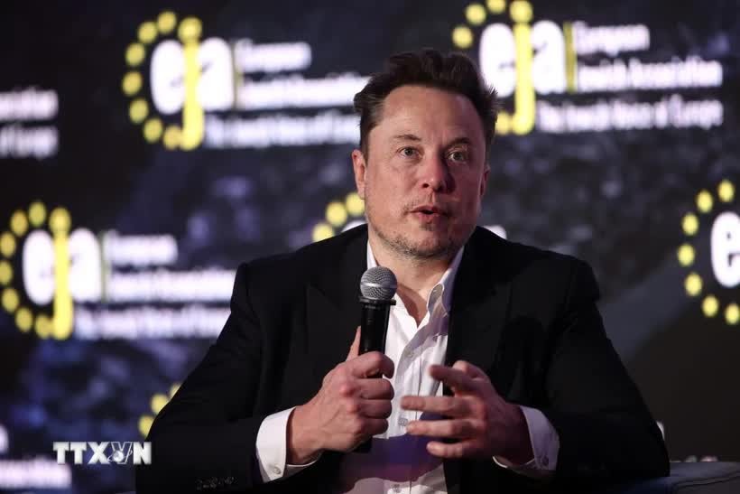 Tỷ phú Elon Musk phát biểu tại một sự kiện ở Krakow, Ba Lan. (Ảnh: PAP/TTXVN)