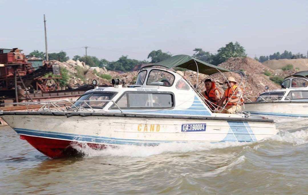 Phú Thọ: Triển khai đợt cao điểm kiểm soát phương tiện hút, vận chuyển cát sỏi trên sông