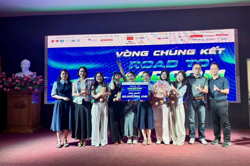 Quán quân cuộc thi Road to Marcom 2025 gọi tên đội