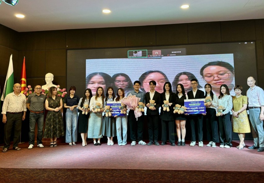 Quán quân cuộc thi Road to Marcom 2025 gọi tên đội