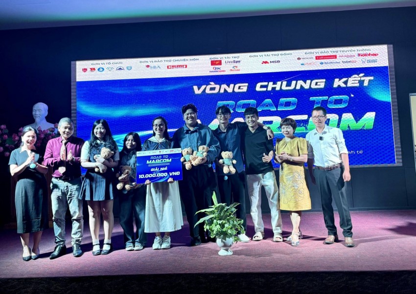 Quán quân cuộc thi Road to Marcom 2025 gọi tên đội