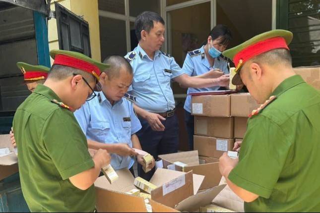 Hơn 5.400 sản phẩm mỹ phẩm không rõ nguồn gốc tại Dược mỹ phẩm Ngân Korea