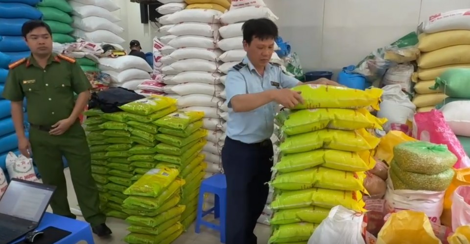 Phát hiện nhiều cửa hàng kinh doanh gạo ST25 giả mạo, và câu chuyện bảo vệ thương hiệu