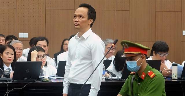 Tỷ phú Trịnh Văn Quyết hầu tòa lần ba, gần 1.000 người được triệu tập