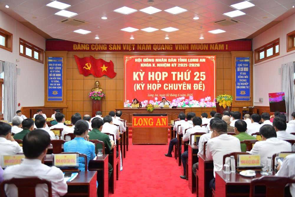 Quang cảnh kỳ họp.