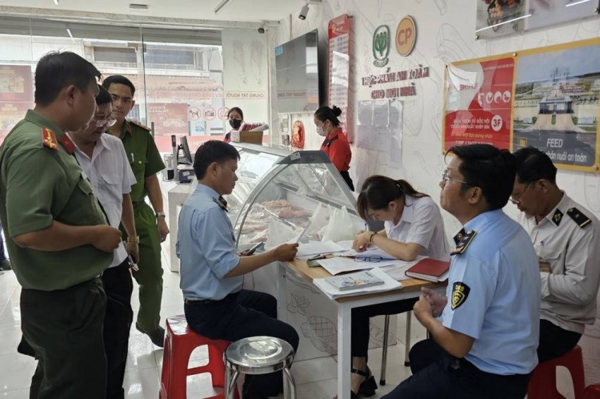 Heo bệnh mang dấu kiểm dịch “vượt rào”: Chuyển cơ quan công an điều tra Heo bệnh mang dấu kiểm dịch “vượt rào”: Chuyển cơ quan công an điều tra