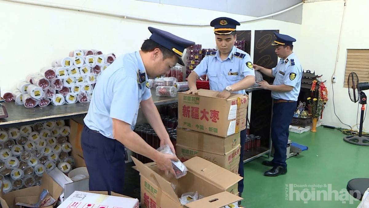 Phú Thọ: Phát hiện hơn 7.000 sản phẩm không rõ nguồn gốc tại Công ty Tạng Kiều Đường Phú Thọ: Phát hiện hơn 7.000 sản phẩm không rõ nguồn gốc tại Công ty Tạng Kiều Đường