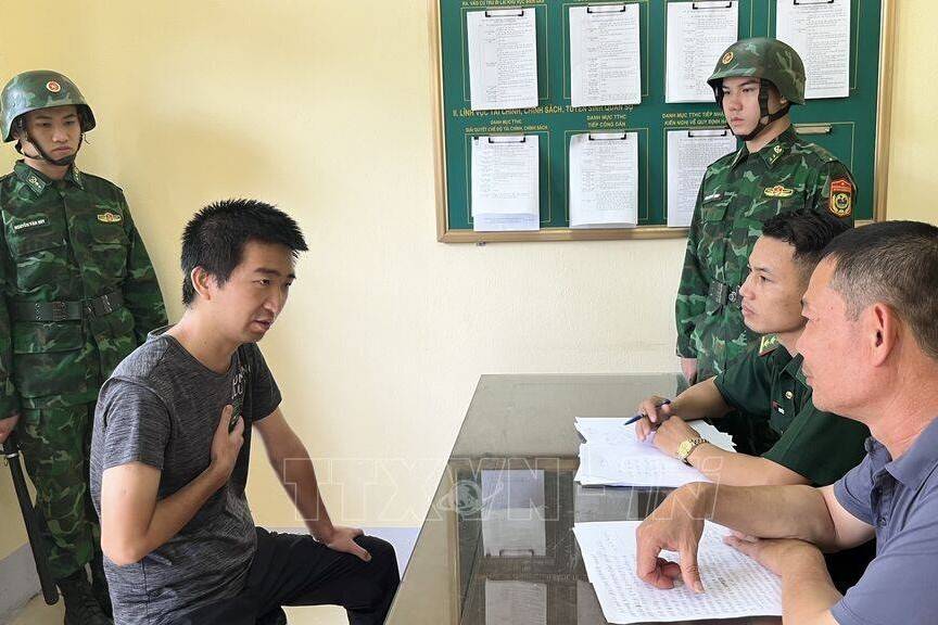 Đồn Biên phòng Cửa khẩu quốc tế khởi tố đối tượng mang gần 19.000 nhân dân tệ giả về Việt Nam