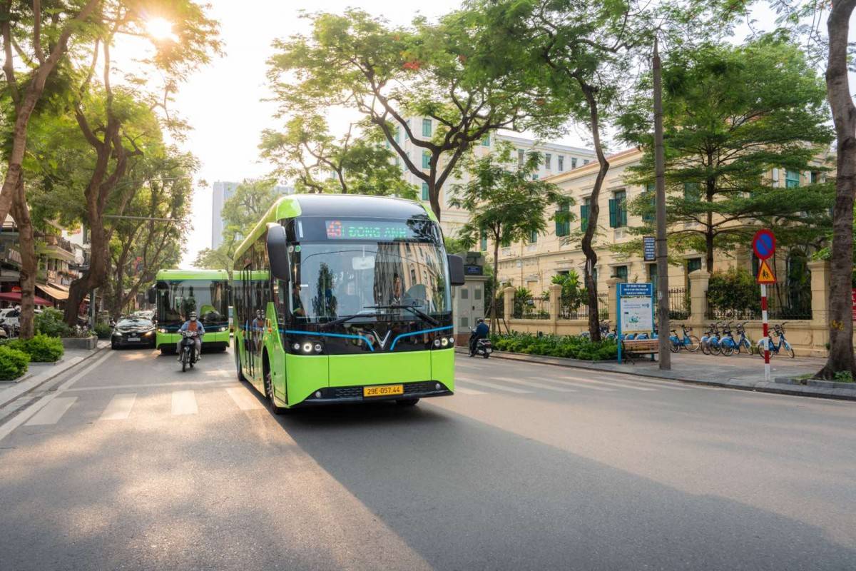 VINBUS KHAI TRƯƠNG TUYẾN BUÝT ĐIỆN 43 - KẾT NỐI NỘI THÀNH VỚI ĐÔNG ANH